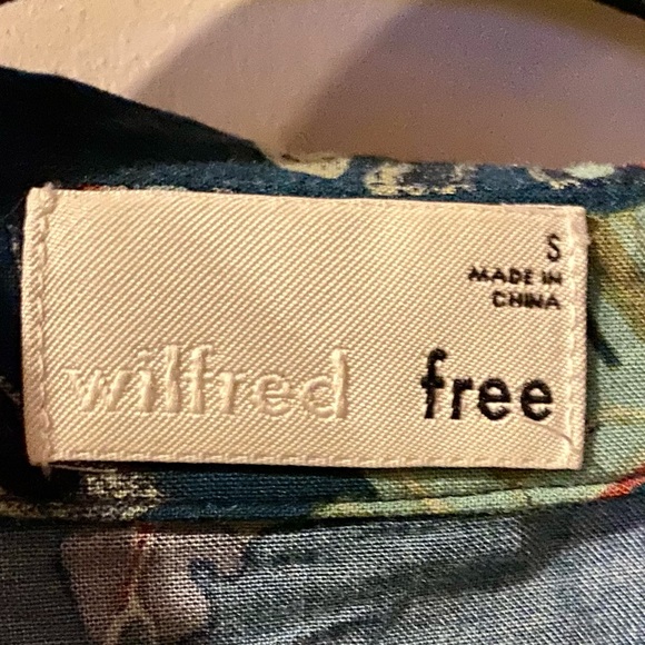 Wilfred Free Button Up Short Sleeve top and shorts set - Picture 2 of 3